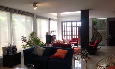 Venta amplia Casa de 470m2 con terreno de 960m2 en Calderón