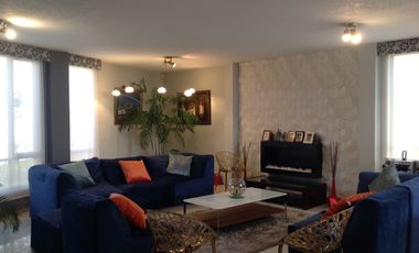 Venta amplia Casa de 470m2 con terreno de 960m2 en Calderón