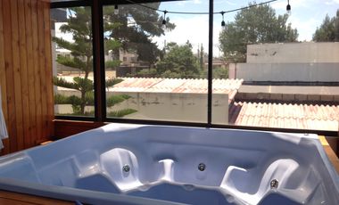 Venta amplia Casa de 470m2 con terreno de 960m2 en Calderón