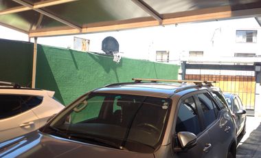 Venta amplia Casa de 470m2 con terreno de 960m2 en Calderón