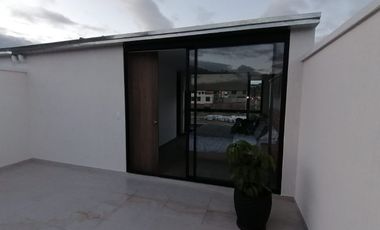 CASA EN VENTA POR ESTRENAR. LA PENÍNSULA. AMBATO
