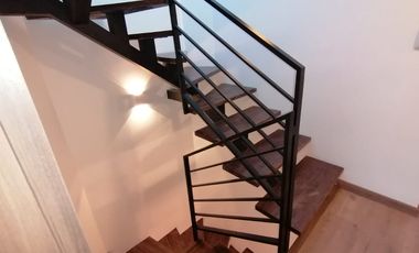 CASA EN VENTA POR ESTRENAR. LA PENÍNSULA. AMBATO