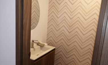 CASA EN VENTA POR ESTRENAR. LA PENÍNSULA. AMBATO