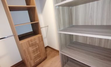 CASA EN VENTA POR ESTRENAR. LA PENÍNSULA. AMBATO