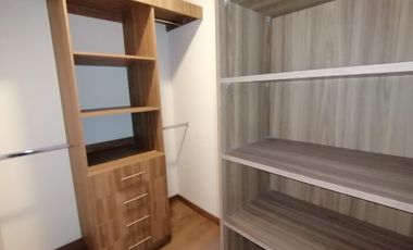 CASA EN VENTA POR ESTRENAR. LA PENÍNSULA. AMBATO
