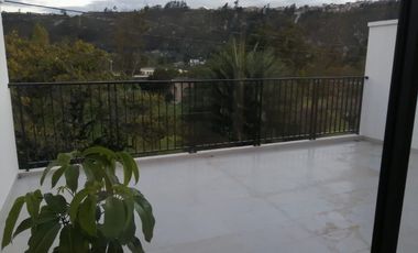 CASA EN VENTA POR ESTRENAR. LA PENÍNSULA. AMBATO