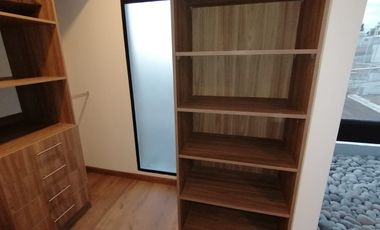 CASA EN VENTA POR ESTRENAR. LA PENÍNSULA. AMBATO