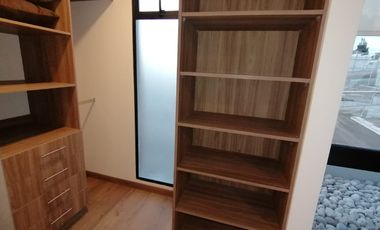 CASA EN VENTA POR ESTRENAR. LA PENÍNSULA. AMBATO
