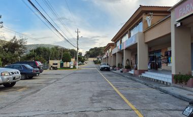 Venta casa  3 dormitorios, sector Pomasqui
