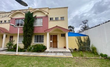 Vendo casa con piscina 3d. en Calderón (excelente precio)