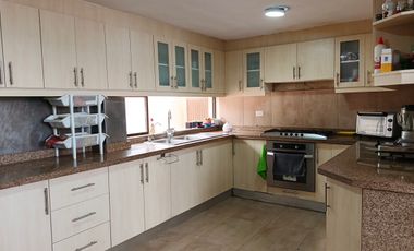 CASA EN VENTA EN EXCLUSIVA URBANIZACIÓN EN AMBATO