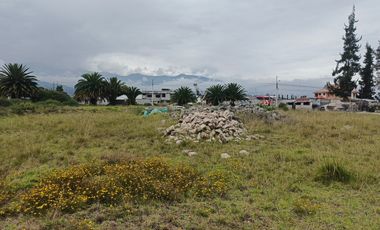 TERRENO ESQUINERO EN VENTA EN QUILLÁN LOMA, AMBATO
