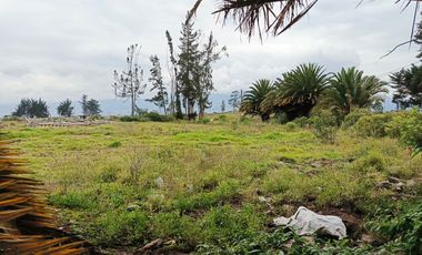 TERRENO ESQUINERO EN VENTA EN QUILLÁN LOMA, AMBATO