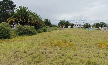 TERRENO ESQUINERO EN VENTA EN QUILLÁN LOMA, AMBATO