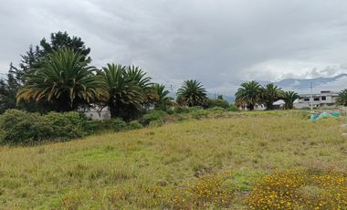TERRENO ESQUINERO EN VENTA EN QUILLÁN LOMA, AMBATO