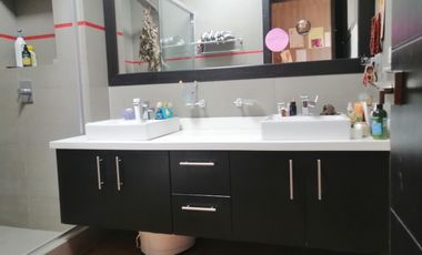 VENTA DE CASA EN NAYON