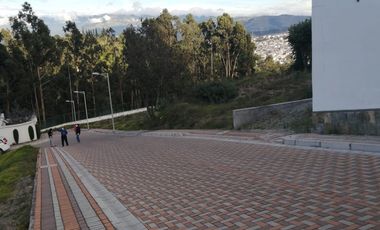 HERMOSO TERRENO EN VENTA EN URBANIZACIÓN PRIVADA. PINLLO. AMBATO