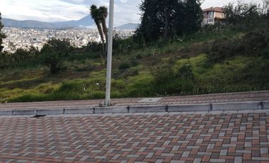 HERMOSO TERRENO EN VENTA EN URBANIZACIÓN PRIVADA. PINLLO. AMBATO