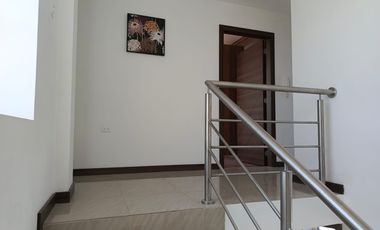 CASA NUEVA EN VENTA SECTOR UNIVERSIDAD TÉCNICA DE AMBATO. CRÉDITO VIP.