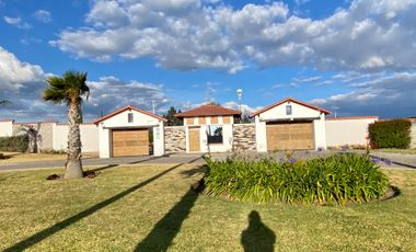 Terreno de 800 m2 de venta en Tabacundo (Urb. Hacienda La Pradera)
