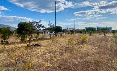 Terreno de 800 m2 de venta en Tabacundo (Urb. Hacienda La Pradera)