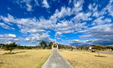 Terreno de 800 m2 de venta en Tabacundo (Urb. Hacienda La Pradera)