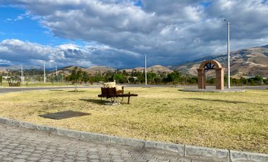 Terreno de 800 m2 de venta en Tabacundo (Urb. Hacienda La Pradera)