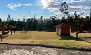 Terreno de 800 m2 de venta en Tabacundo (Urb. Hacienda La Pradera)