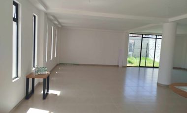 En  Venta casa  a estrenar Mitad del Mundo, cuotas de $380 MENSUALES