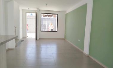 En  Venta casa  a estrenar Mitad del Mundo, cuotas de $380 MENSUALES