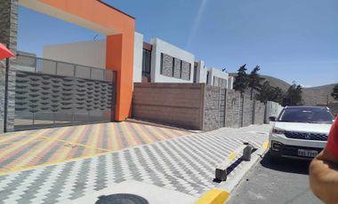 En  Venta casa  a estrenar Mitad del Mundo, cuotas de $380 MENSUALES