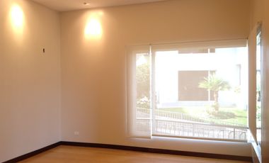 Renta casa de 4 dormitorios en Tanda -  Nayón