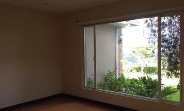 Renta casa de 4 dormitorios en Tanda -  Nayón