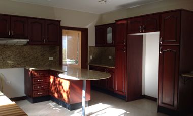 Renta casa de 4 dormitorios en Tanda -  Nayón
