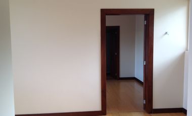 Renta casa de 4 dormitorios en Tanda -  Nayón