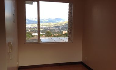 Renta casa de 4 dormitorios en Tanda -  Nayón