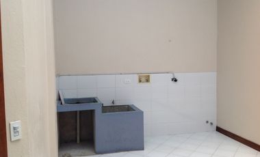 Renta casa de 4 dormitorios en Tanda -  Nayón