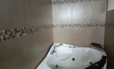 DEPARTAMENTO EN VENTA. MIRAFLORES AMBATO.