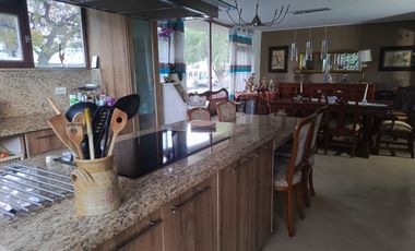DEPARTAMENTO EN VENTA. MIRAFLORES AMBATO.