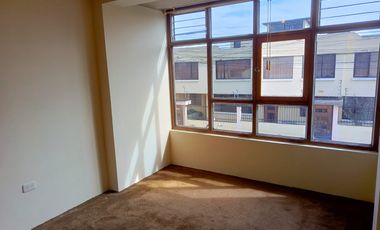 CASA INDEPENDIENTE EN VENTA EN SAN ANTONIO. AMBATO
