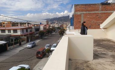 CASA INDEPENDIENTE EN VENTA EN SAN ANTONIO. AMBATO