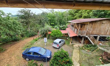 Venta Hostal Turística en Puerto Quito, 3 hectáreas