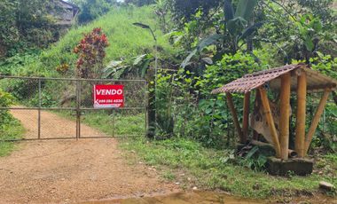 Venta Hostal Turística en Puerto Quito, 3 hectáreas
