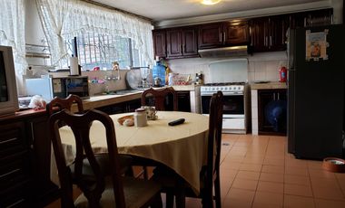 EN VENTA CASA DE DOS PLANTAS EN PINLLO - AMBATO