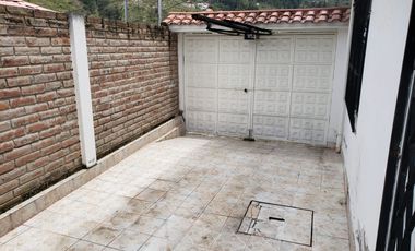 EN VENTA CASA DE DOS PLANTAS EN PINLLO - AMBATO