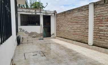 EN VENTA CASA DE DOS PLANTAS EN PINLLO - AMBATO