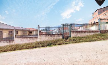 Terreno de venta en Av. de los Cerezos – código:21534