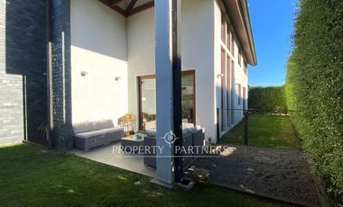 El Venado, amplia y luminosa frente a plaza