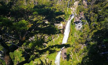 Campo 1694 ha al sur de Puelo, cerro Yates, Cochamó
