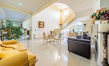 Local Comercial en Venta en Excelente y Exclusiva Propiedad Comercial - Uso Centro de Salud y Estética